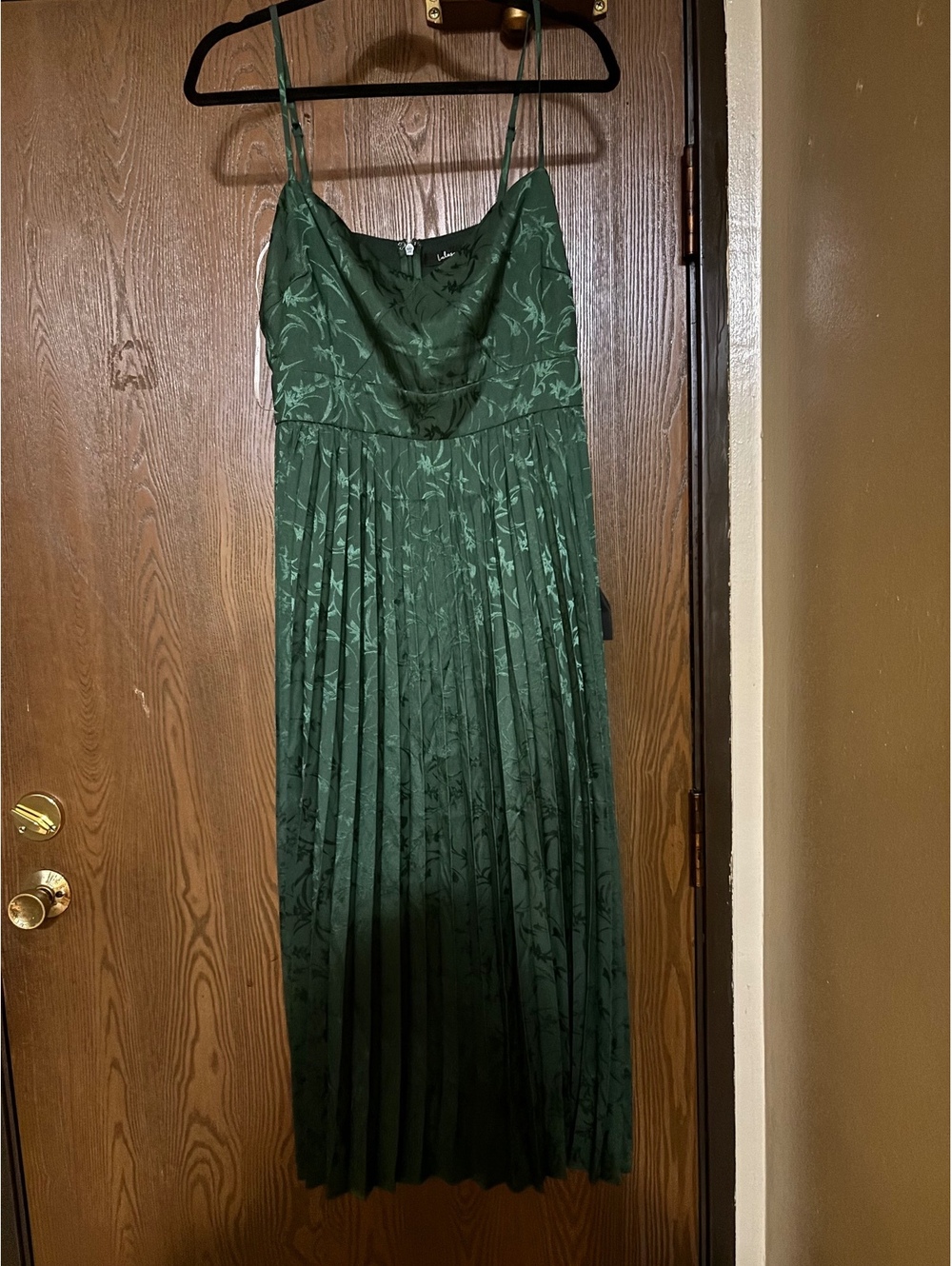 Lulu’s Green Pleated Floral Satin Midi Holiday Dress- Size Large